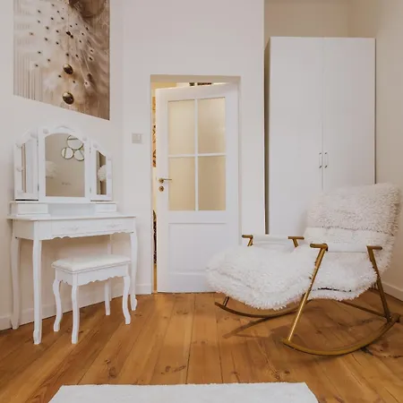 Bujwida - Unikalny Przy Placu Grunwaldzkim, Uniwersytetach I Politechnice - - Fair