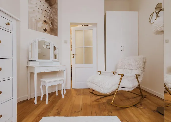 Bujwida - Unikalny Przy Placu Grunwaldzkim, Uniwersytetach I Politechnice - - Fair